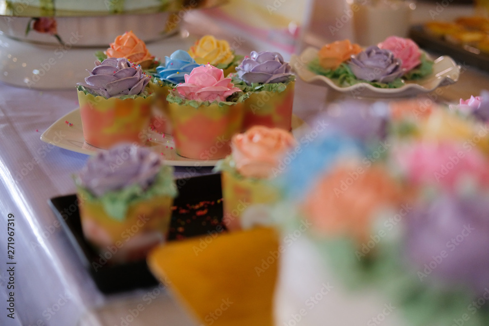 wedding birthday cupcakes with sweet rose flower