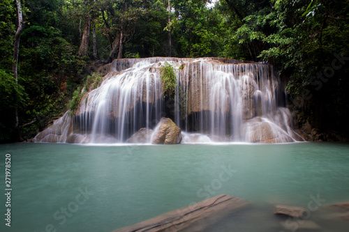Fototapeta Naklejka Na Ścianę i Meble -  Erawan waterfall, Kanchanaburi, Thailand