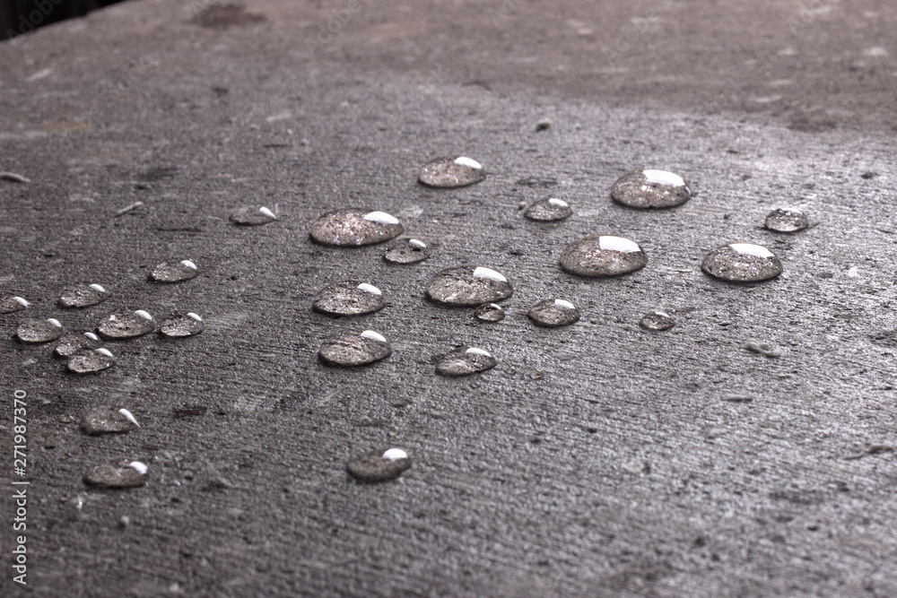 Process of sealing a natrual stone