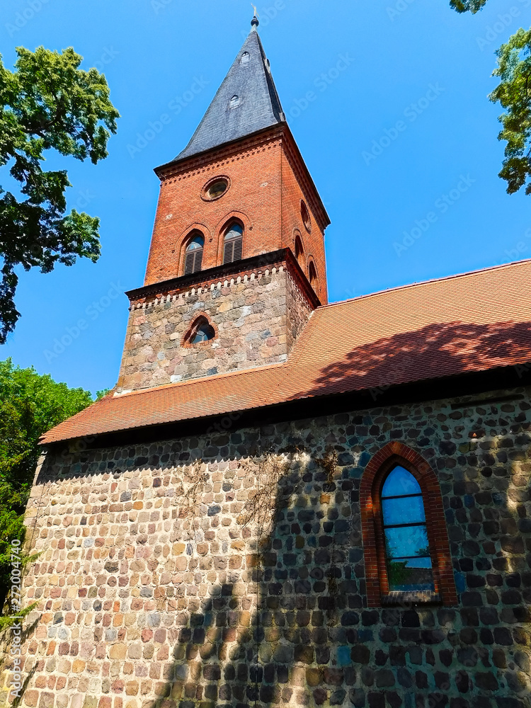 Fototapeta premium Gotisches Kirchengebäude aus der zweiten Hälfte des 13. Jahrhunderts