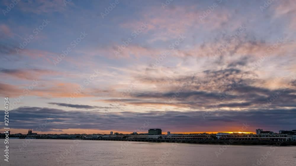 Timelapse coucher de soleil quai des marques bordeaux 