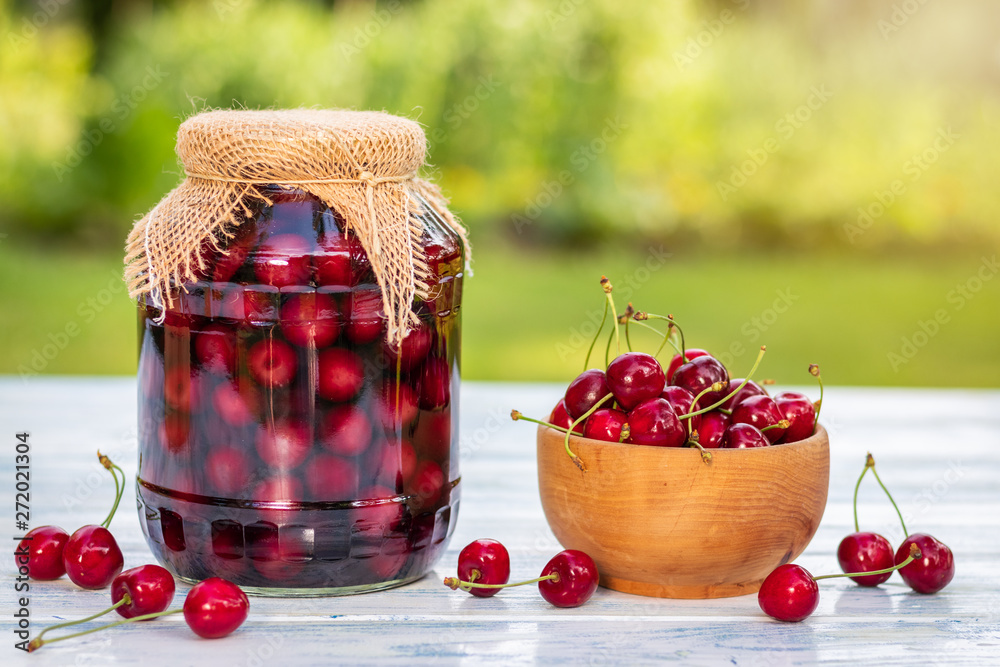 Φωτογραφία Homemade cherry compote
