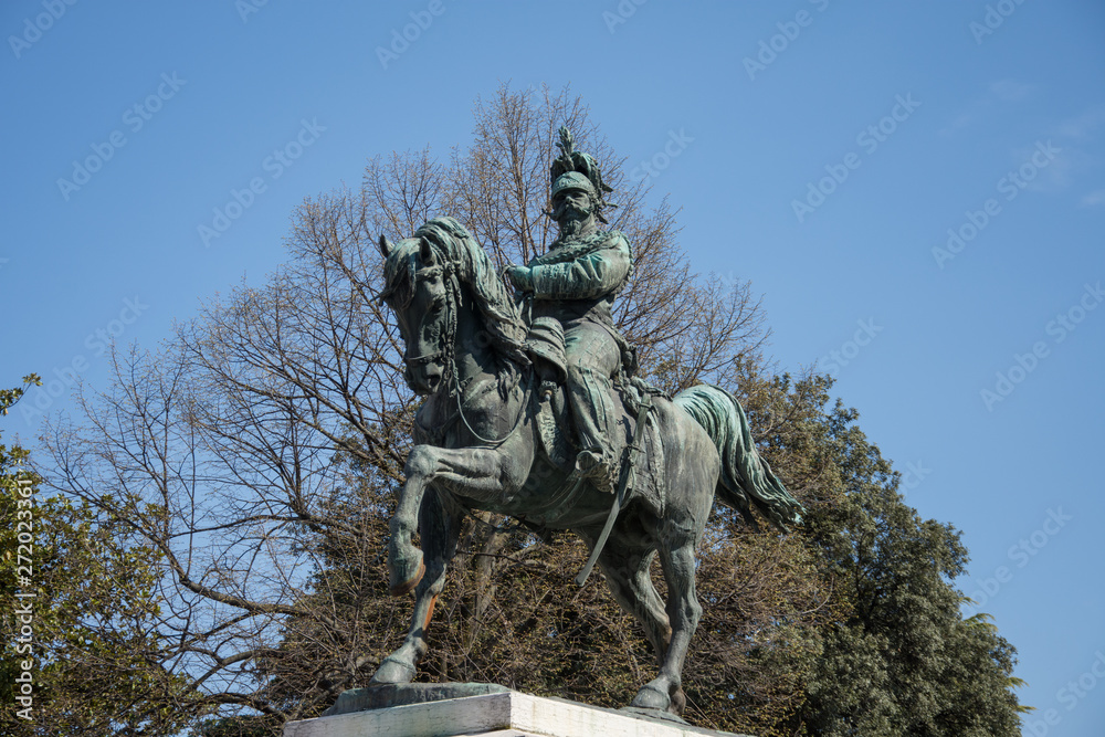 Obraz premium VERONA, ITALY- march,2019,: Bronze statue of Victor Emmanuel II located on the Piazza Bra is the largest piazza in Verona