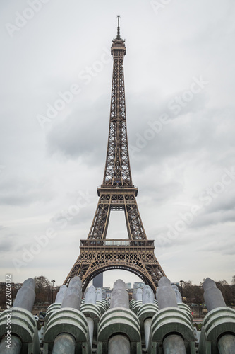 The Eiffel Tower from the water cannons of the Trocadero square in Paris © TheParisPhotographer