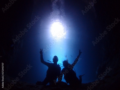 沖縄青い洞窟ダイビング