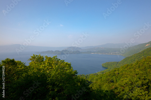 靄の十和田湖