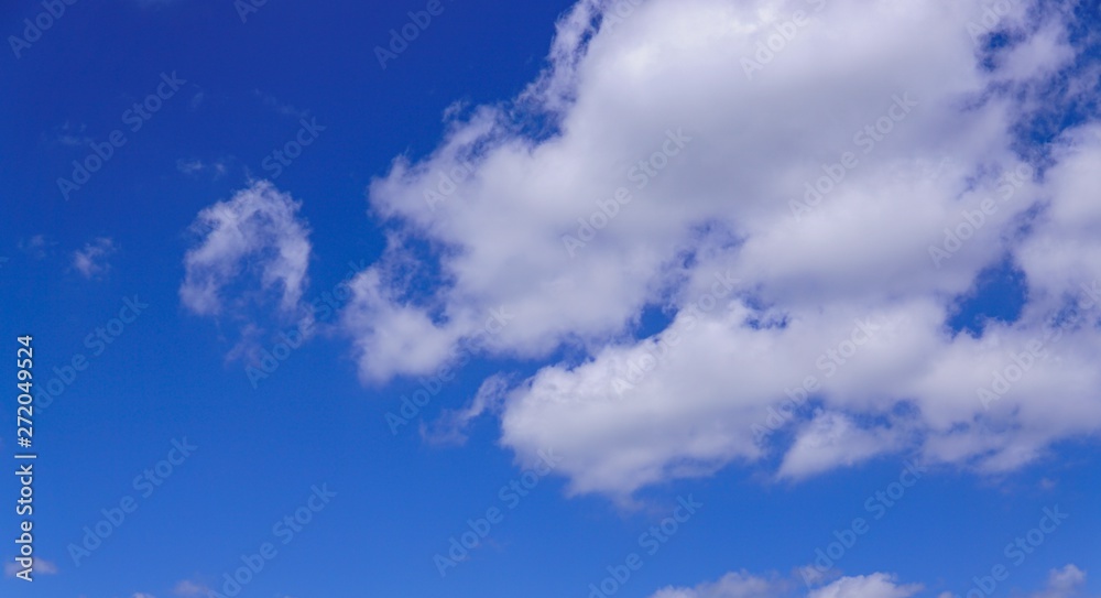 Obraz premium blue sky with white clouds