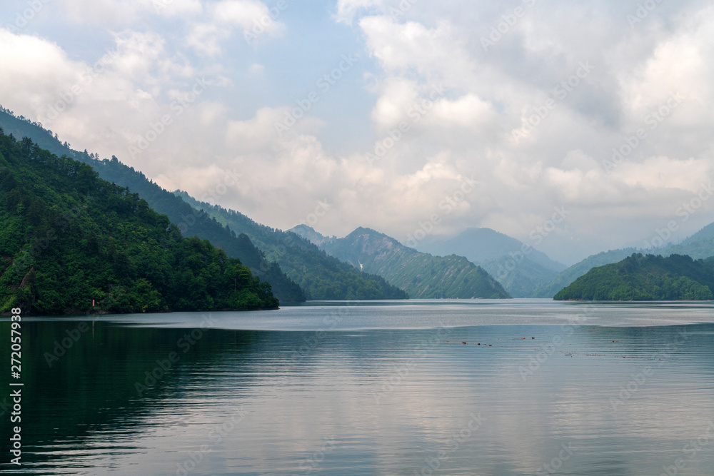 初夏の奥只見湖