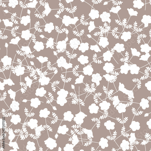 White Flower Seamless on Li...