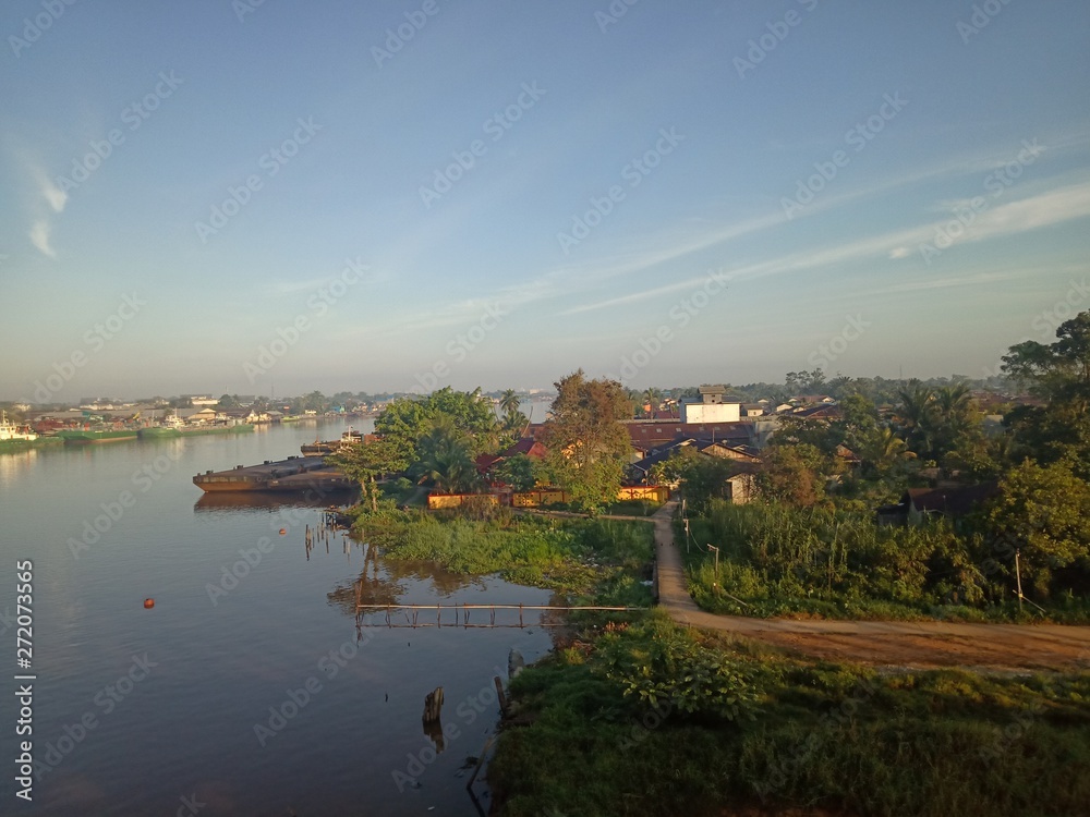 Fototapeta premium the scenery in river with the sky blue