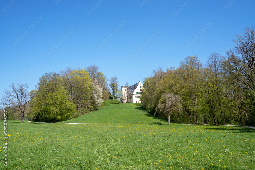 Frühling am Schloss Kronau in Bayern