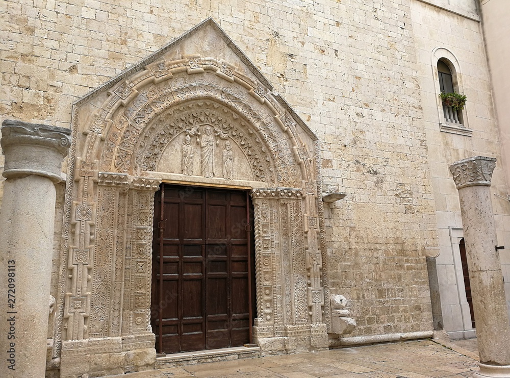 Andria - Entrata della chiesa di Sant'Agostino