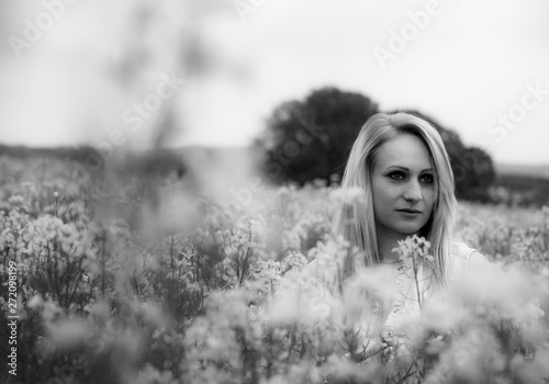 Fototapeta portrait of a pretty blond woman