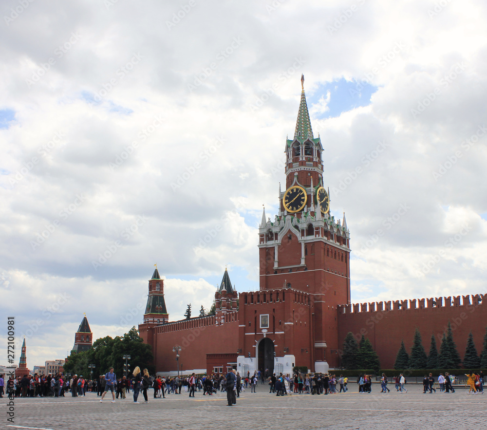 Fototapeta premium Spassky Tower of Moscow Kremlin na Placu Czerwonym w Rosji