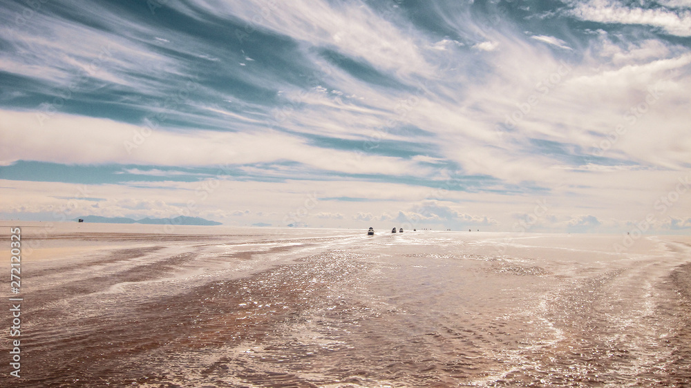 Mirror salt lake in Bolivia, Salar de Uyuni