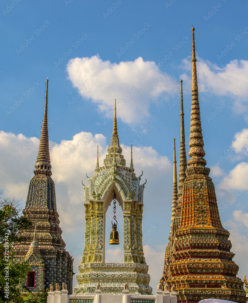 Fototapeta premium Wat Pho temple and buddhist statues in Bangkok