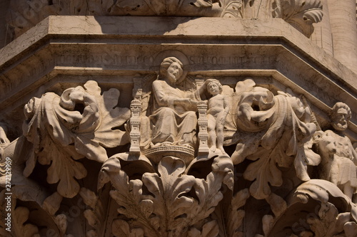 Detalle de construcción de un edificio en Venecia.