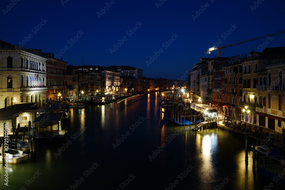 Night view of grand canal from Rialto Bridge