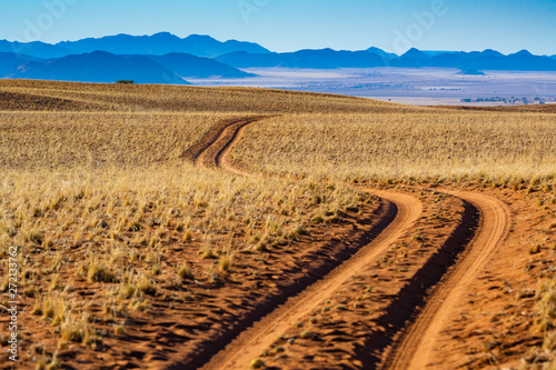 Safari in der malerischen Landschaft am Rande der Namib, NamibRand-Naturreservat, Namibia photo