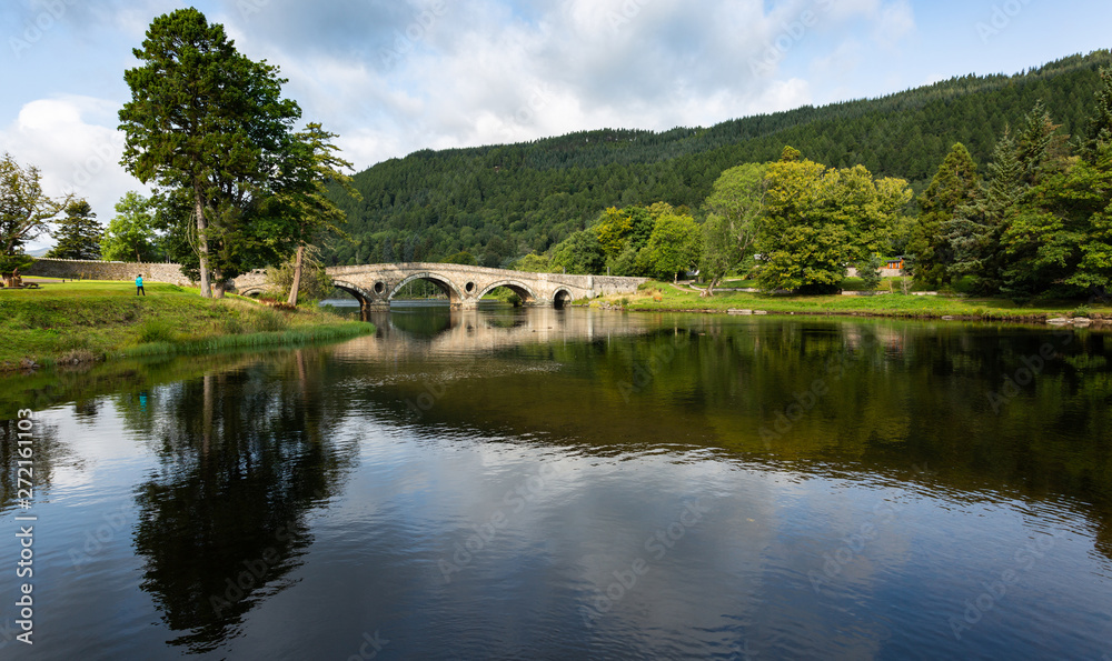 As many rivers flow through Scotland, there are also many bridges in the country, one prettier than the other.