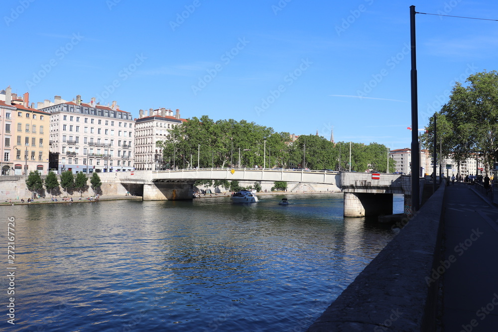 Ville de Lyon - Pont de la Feuillée sur la rivière Saône construit en 1949