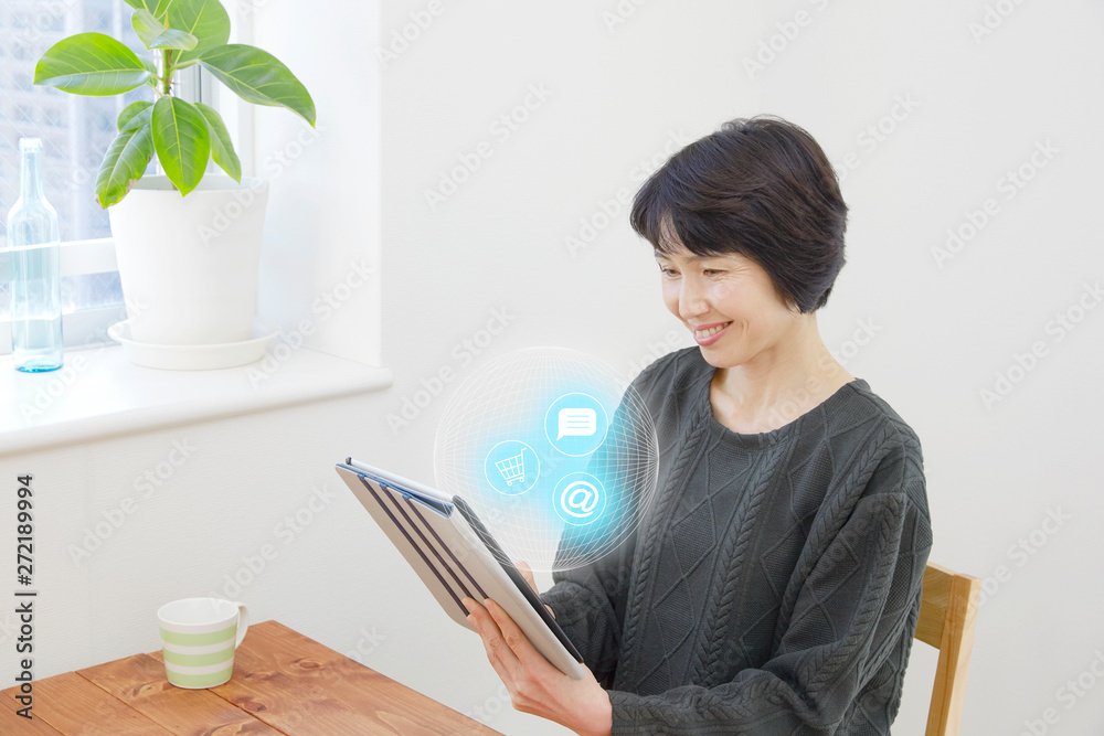 女性　ミドルエイジ 