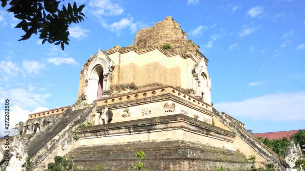 Wat Chedi Luang Temple at Chiang mai, Thailand Wat Chedi Luang Temple at Chiang mai, Thailand