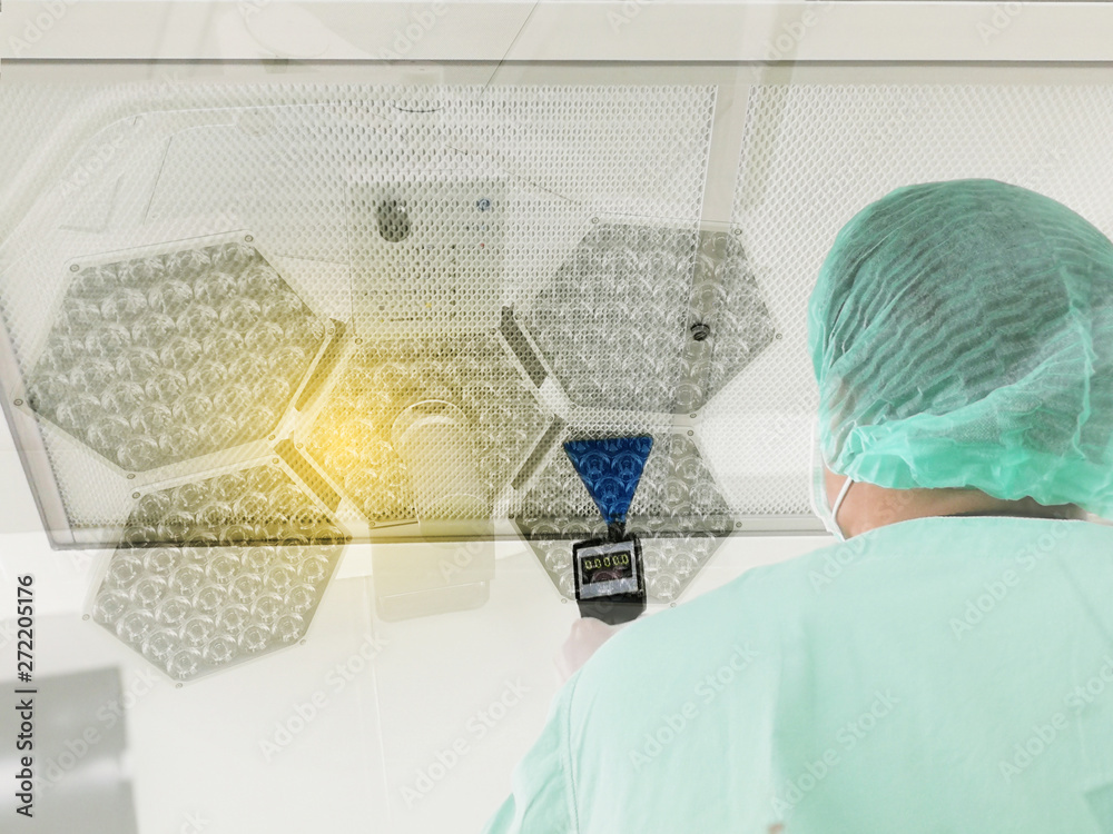 Foto de HEPA/ULPA Filter Scan Leak Test on Operating light or surgical lighthead Background