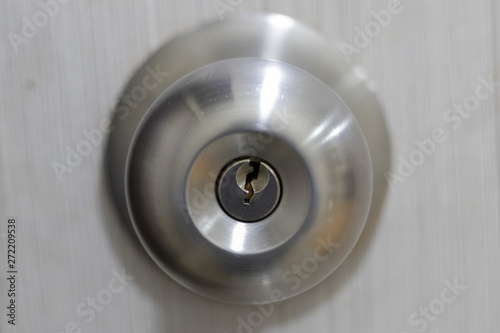 Door lock with a keyhole
