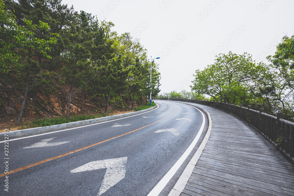 Fototapeta premium Close Up summer country road