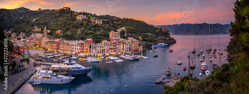 Fotografia View at port in Portofino, Italy