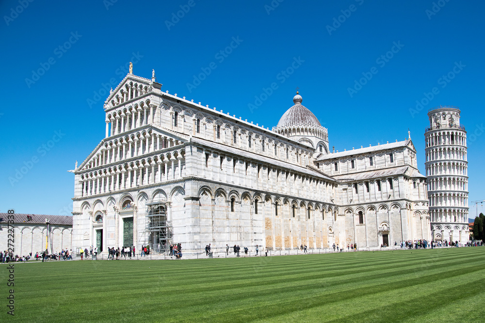 Der Dom und der schiefe Turm von Pisa in Italien