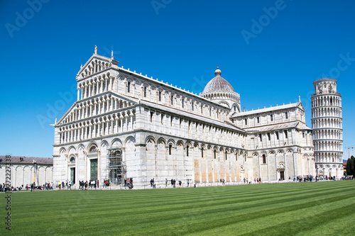 Der Dom und der schiefe Turm von Pisa in Italien