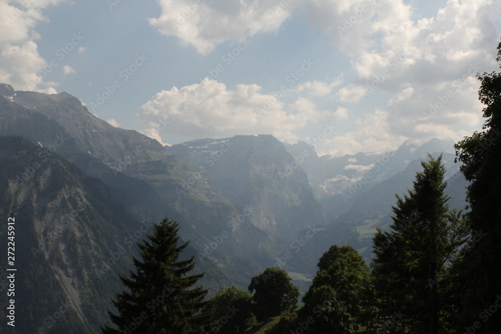 Fototapeta premium Braunwald Schweiz Alpen Berge