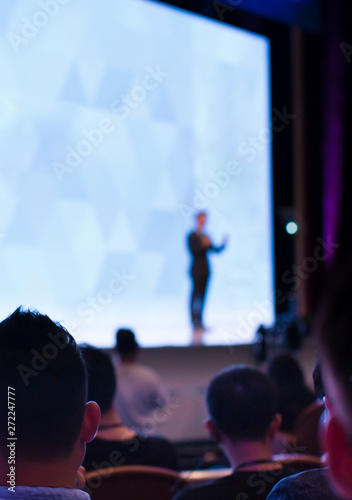 Konstfotografi "Speaker giving a talk at a corporate business conference