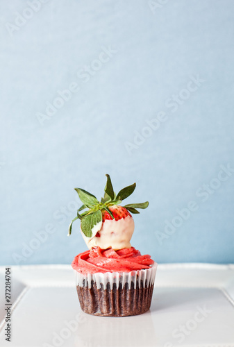 cupcake with strawberry