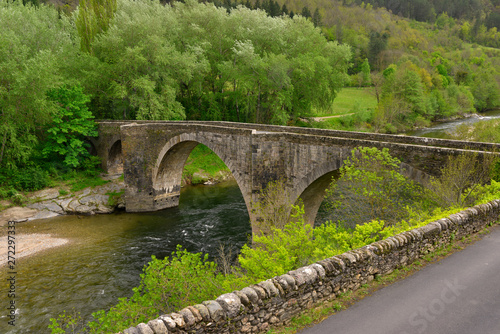 Le pont d'Ispagnac (48320) sur le Tarn, département de la Lozère en région Occitanie, France