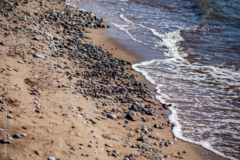water texture with reflections and rocks on the bottom of stream Stock ...