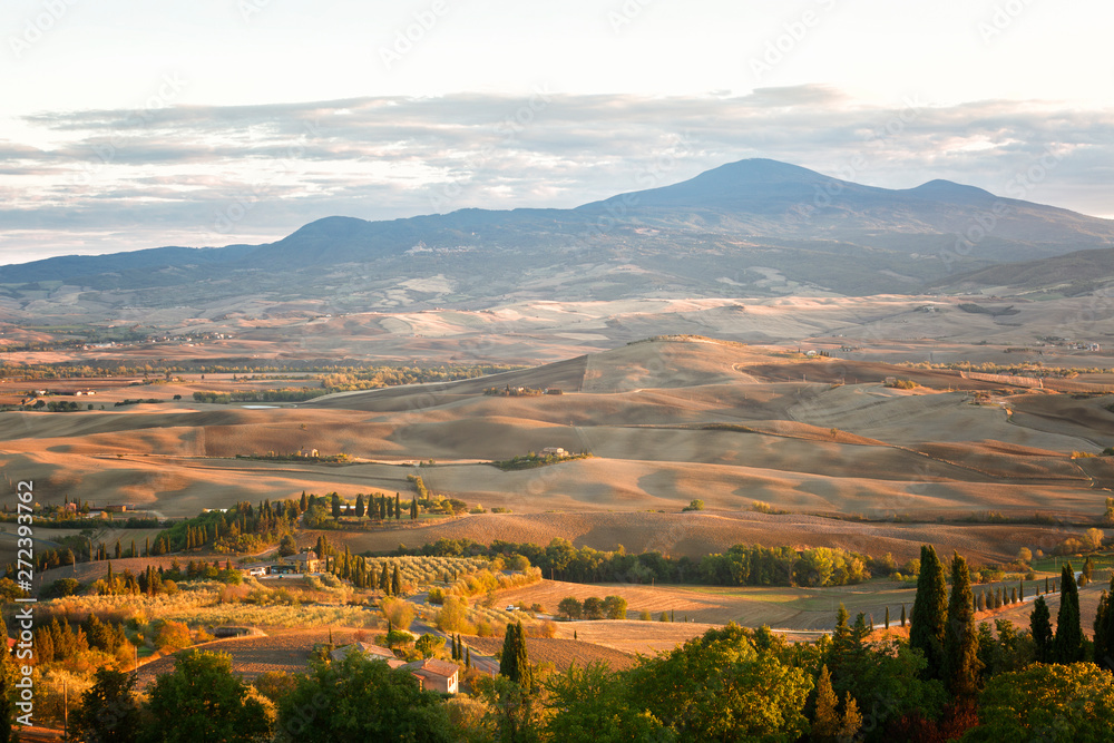 Fototapeta premium Typical autumn rural landscape , Tuscany, Italy