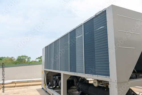 air conditioning units on rooftop 