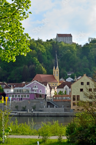 Wallpaper Mural Riedenburg mit Schloss Rosenburg Torontodigital.ca