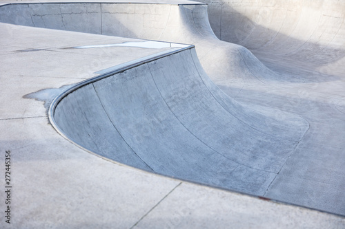 Concrete skatebowl