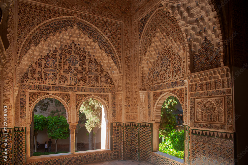hermoso detalle de la arquitectura nazarí de la alhambra de Granada, Andalucía hermoso detalle de la arquitectura nazarí de la alhambra de Granada, Andalucía