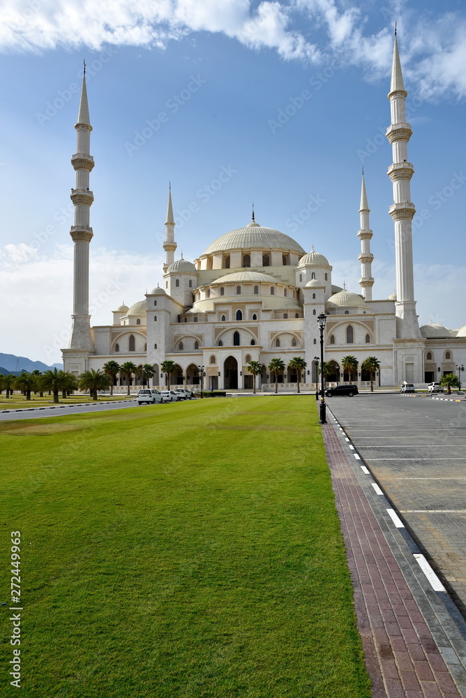 Grand Sheikh Zayed Mosque, Fujairah, United Arab Emirates, June 4, 2019. view of the mosque in the day
