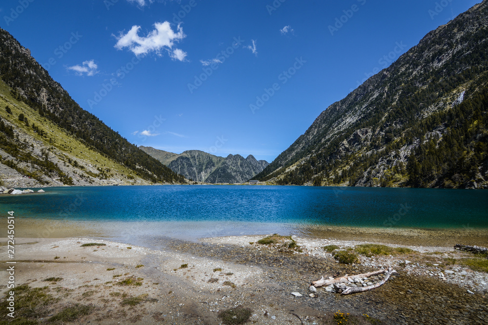 Fototapeta premium Lac de Gaube - Cauterets - Haute Pyrénées - Occitanie