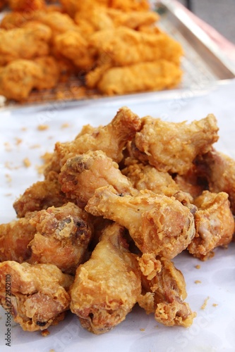 Fried chicken is delicious in street food