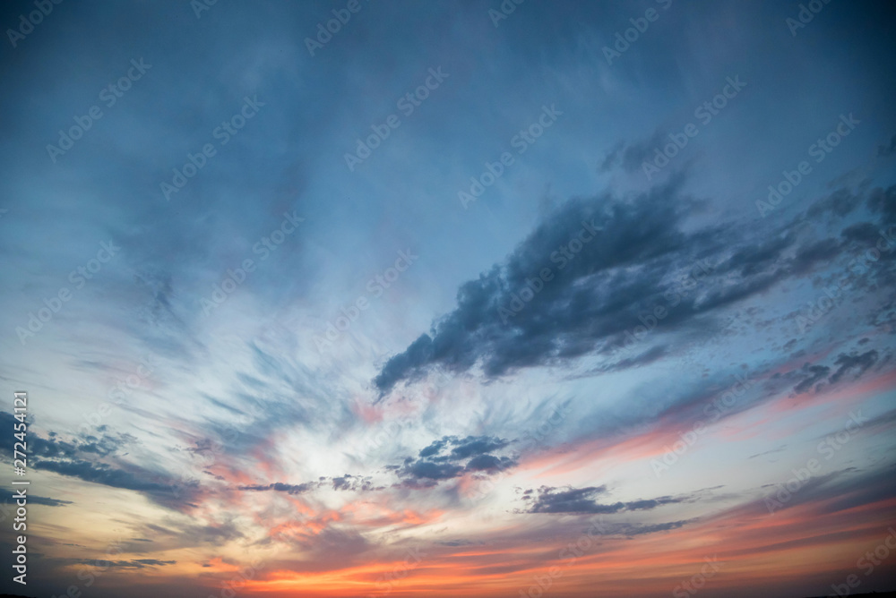 Fototapeta premium Dramatic sunset and sunrise sky with pink clouds