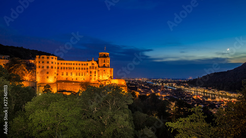 Obraz na płótnie Heidelberger Schloss zur blauen Stunde w salonie