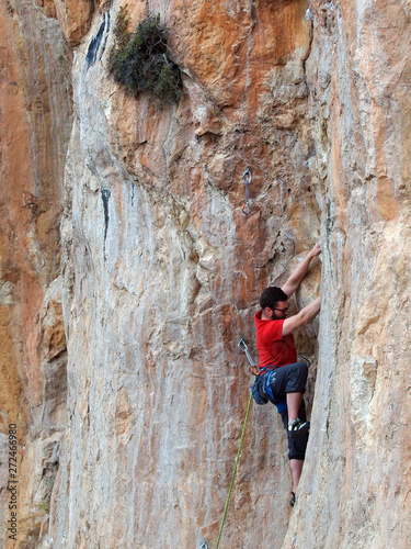 A strong rock climbing man in Turkey, Geyikbayiri çitdibi