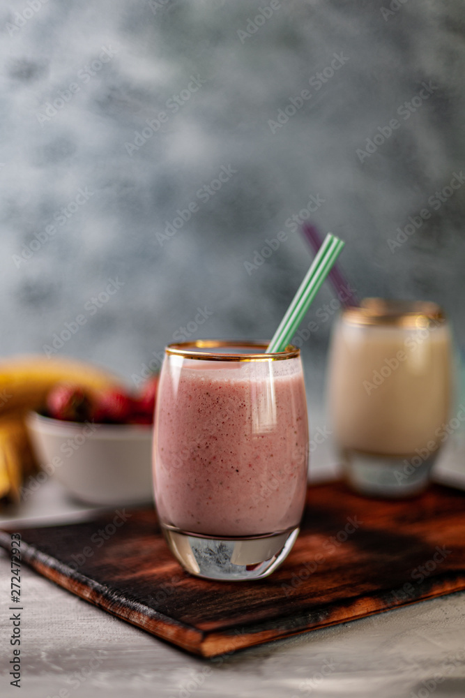 Fresh strawberry and banana smoothie Fresh strawberry and banana smoothie